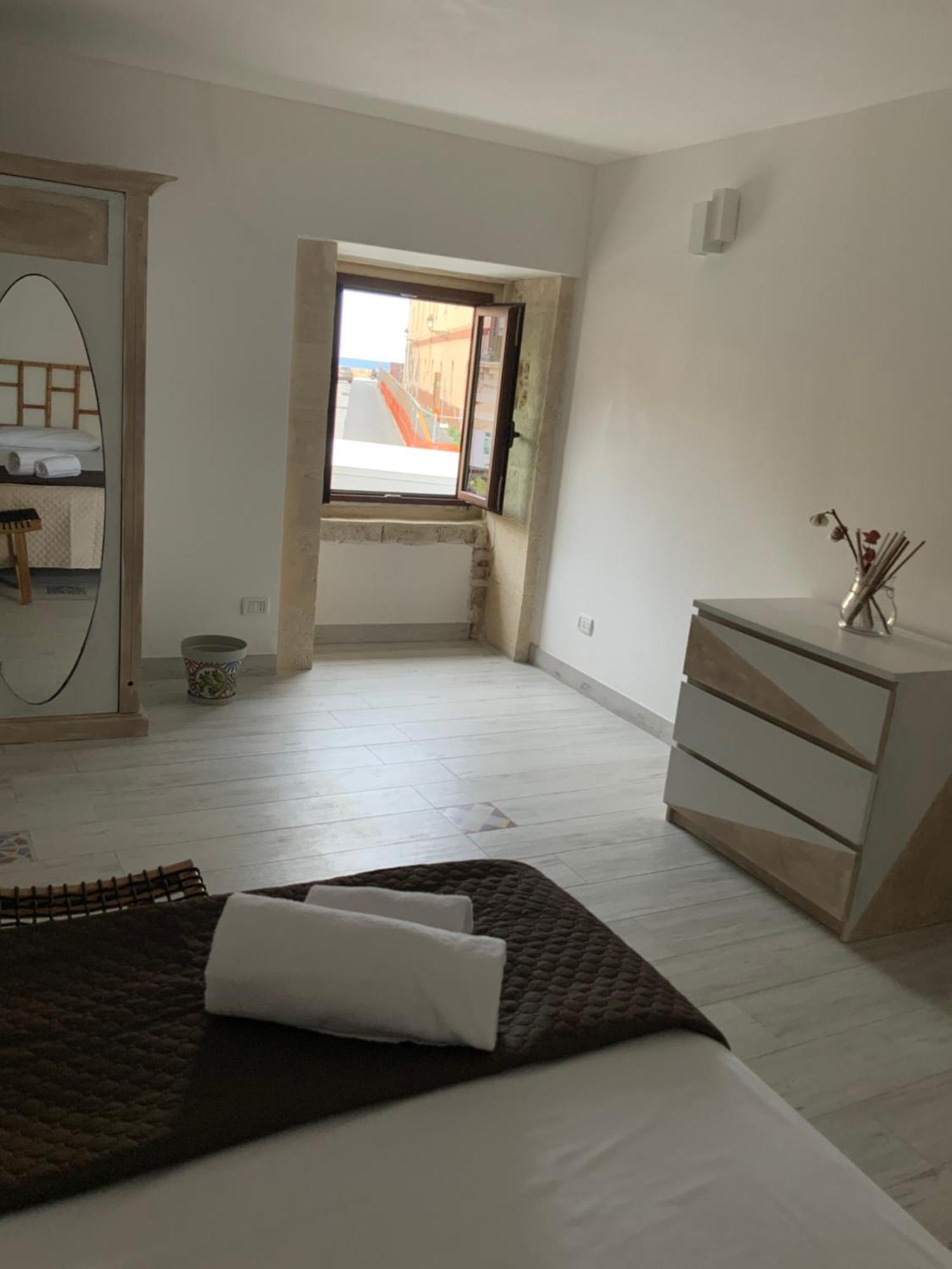 L'Alba E Il Tramonto Vista Mare Apartment Syracuse ภายนอก รูปภาพ