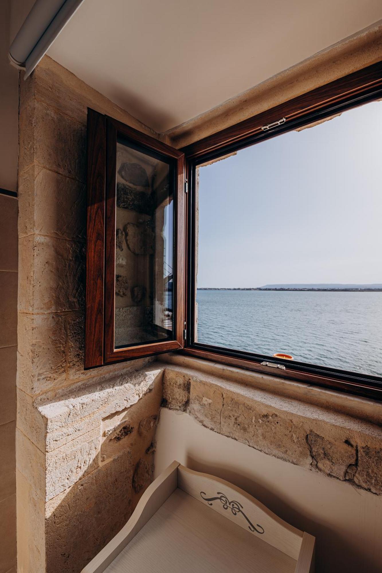 L'Alba E Il Tramonto Vista Mare Apartment Syracuse ภายนอก รูปภาพ